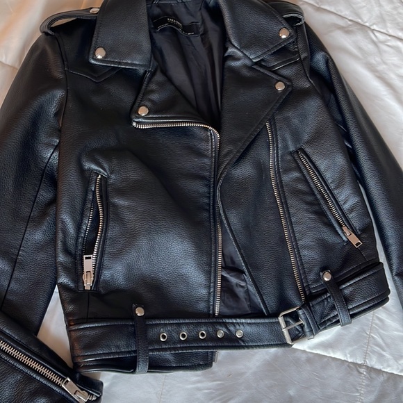 Zara basics xs gorgeous Black leather women’s coat jacket with zippers - Picture 3 of 6